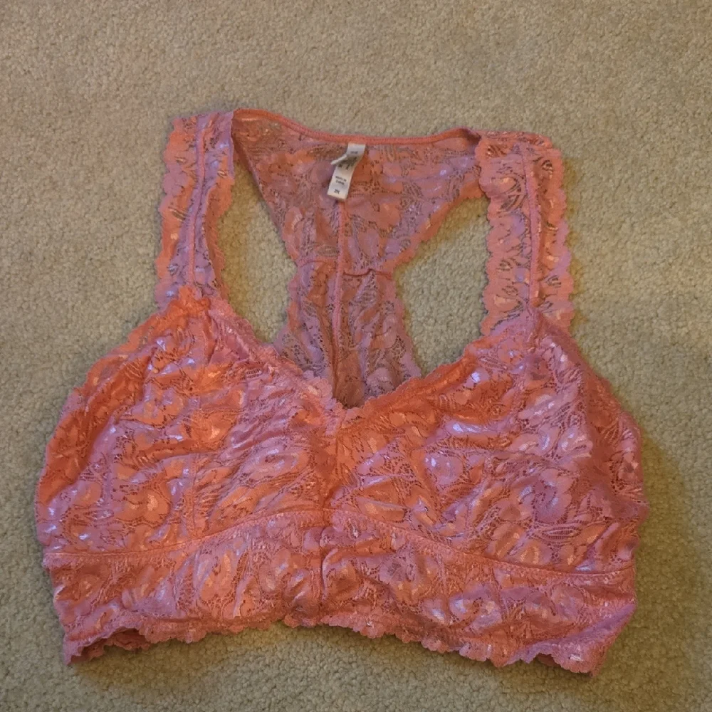 Zenana Outfitters Lace Bandeau in Coral